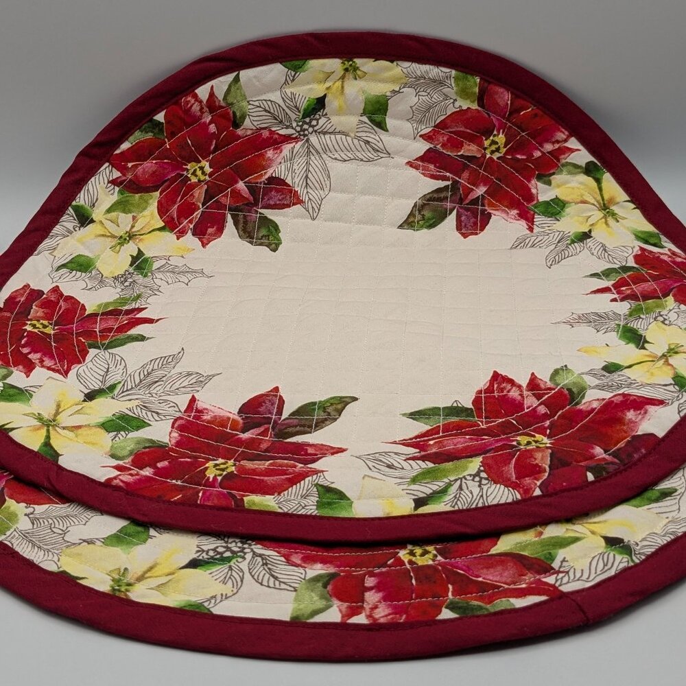 Trim a Home Christmas Quilted Round Placemats Set of 2 100% Cotton 15.25"